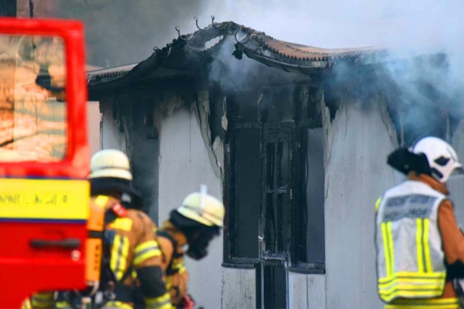Irgendwann bekamen die Feuerwehrleute die Flammen unter Kontrolle.