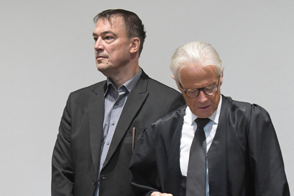 Der ehemalige SPD-Landtagsabgeordnete soll mehrfach schlafende Frauen missbraucht haben.