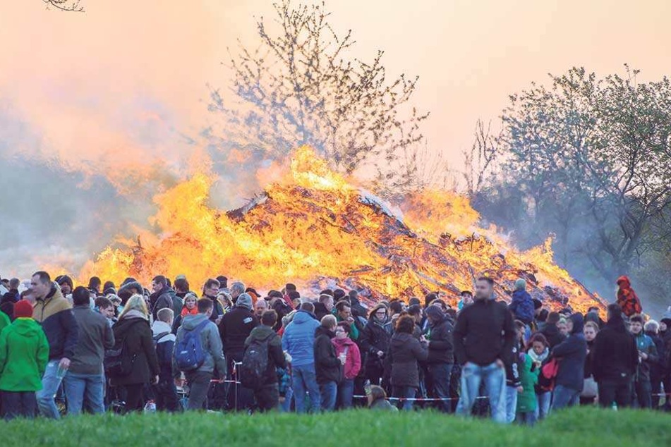 Waldbrandgefahr: Die Oster- und Hexenfeuer (hier in Rabenstein) stehen 2019 auf der Kippe.
