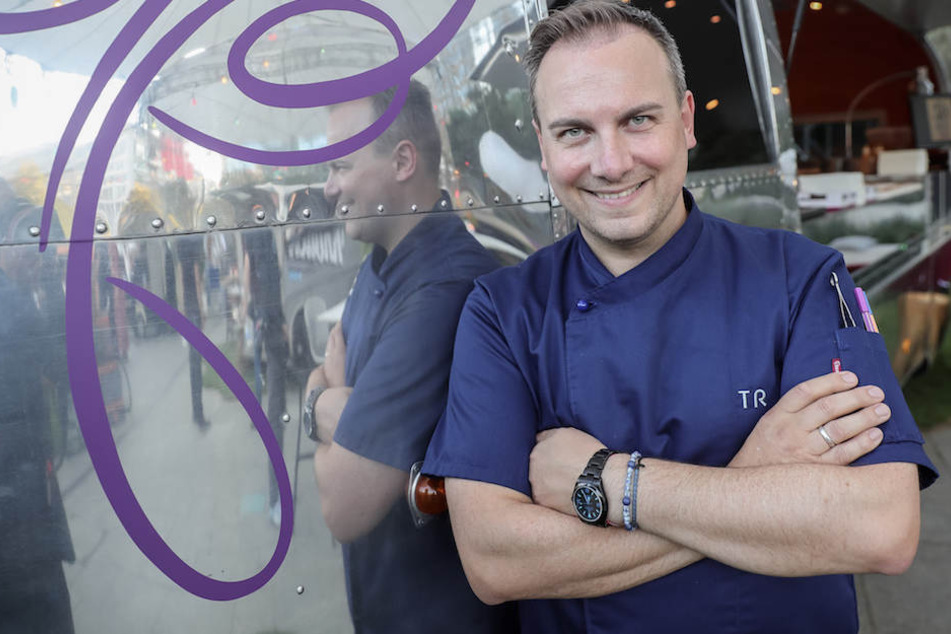 Hat gut lachen: Tim Raue (44) hat es mit seinem gleichnamigen Restaurant in Berlin unter die besten 50 der Welt geschafft.