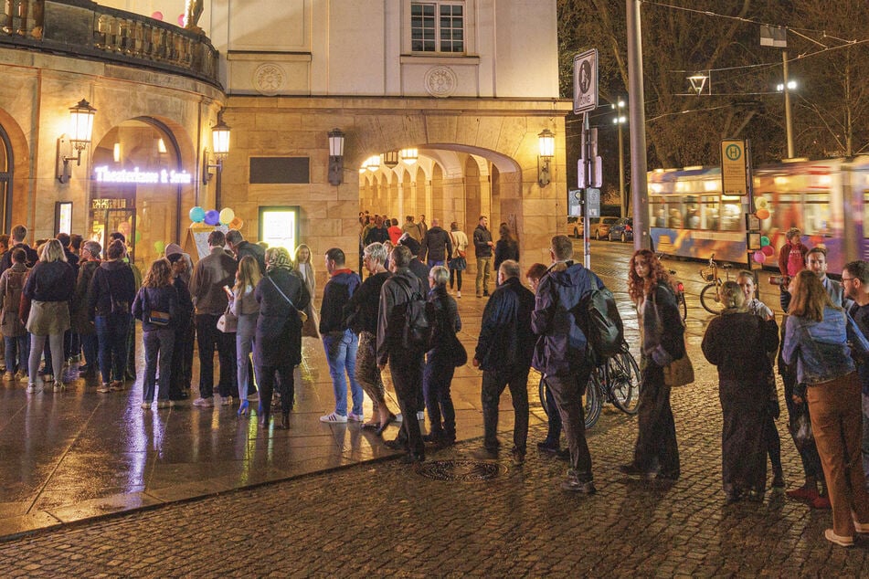 Dresden: Lange Schlangen bei Theaternacht: So viele Besucher kamen vorbei
