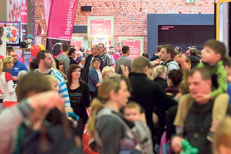 Das Erlwein-Forum war gestern gut gefüllt: "Vergangenes Jahr kamen 6000
Besucher", sagte Jana Niemann (32) vom Veranstalter.
