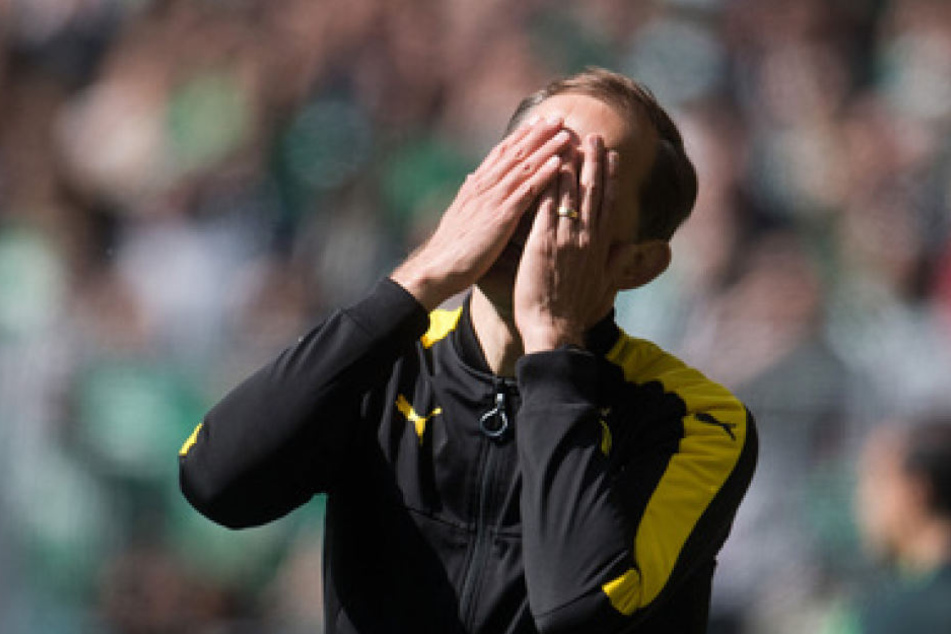 Da kann Thomas Tuchel nur die Hände vor dem Gesicht zusammenschlagen. Schon wieder sorgen die BVB-Fans für schlimme Schlagzeilen.