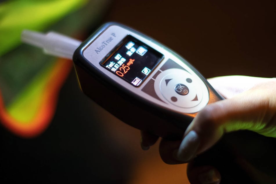 Das Gerät hat bei der Kontrolle in Cottbus weitaus mehr als 0,25 Promille angezeigt. (Symbolfoto)