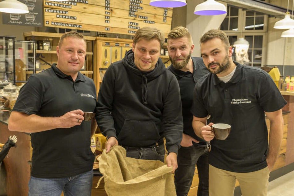 Die Chemnitzer Gaumenfreunde Daniel Bartschke (v.l.), Matthias Dallinger, Robert Scherze und Stan Braun teilen die Liebe zum Genuss.
