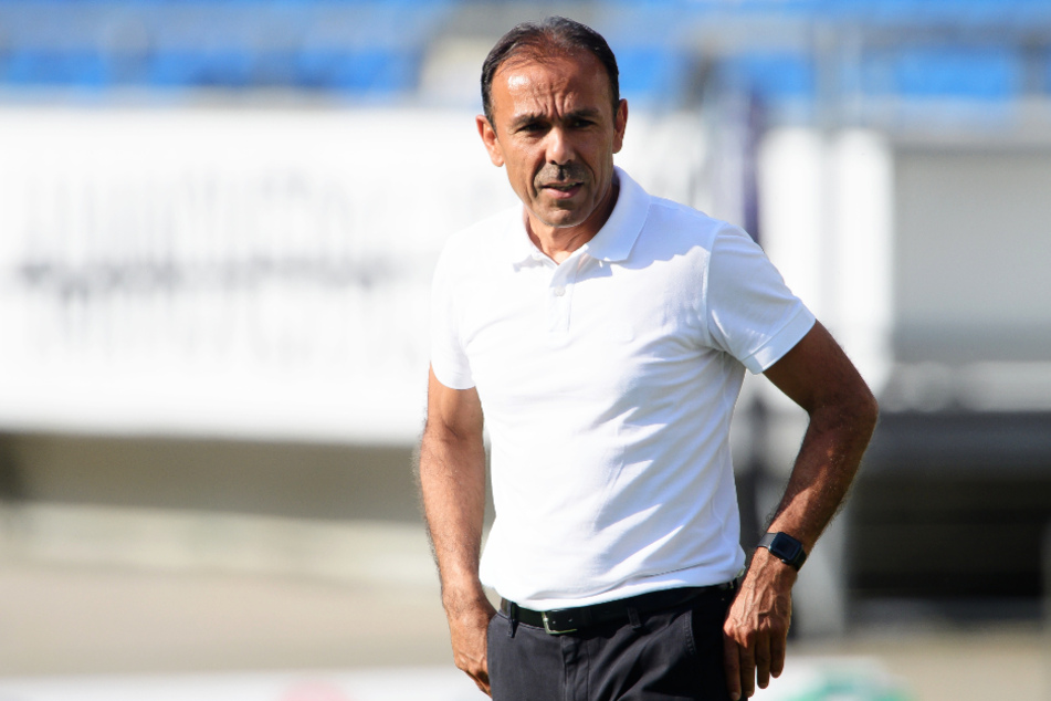 Wie es mit Trainer Jos Luhukay (57) weitergeht, ist offiziell noch offen.