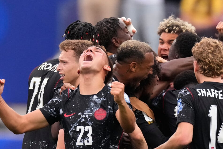 WM 2026 live: Tor in der Nachspielzeit! Gastgeber Kanada erreicht das Achtelfinale