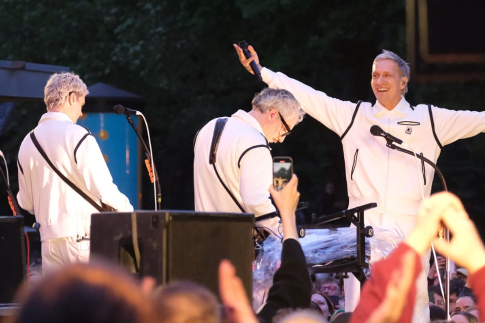 Ungewöhnlicher Dresscode: Kraftklub sucht Komparsen für neues Musikvideo