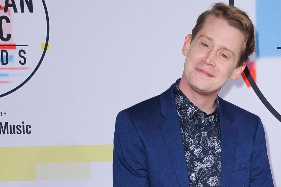 Macauly Culkin gives a whole new meaning to the term face mask