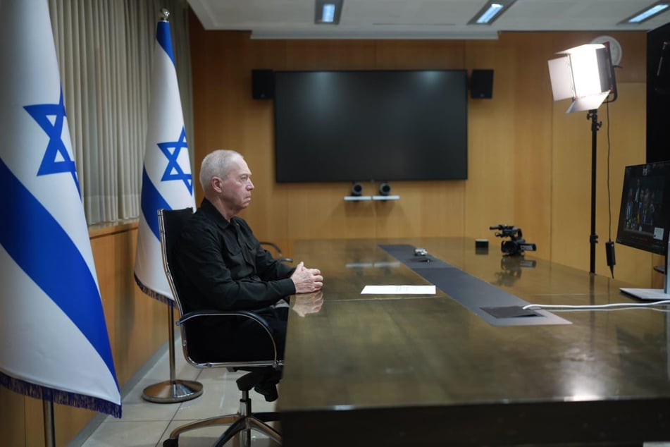 Israels Verteidigungsminister Joav Galant (64).