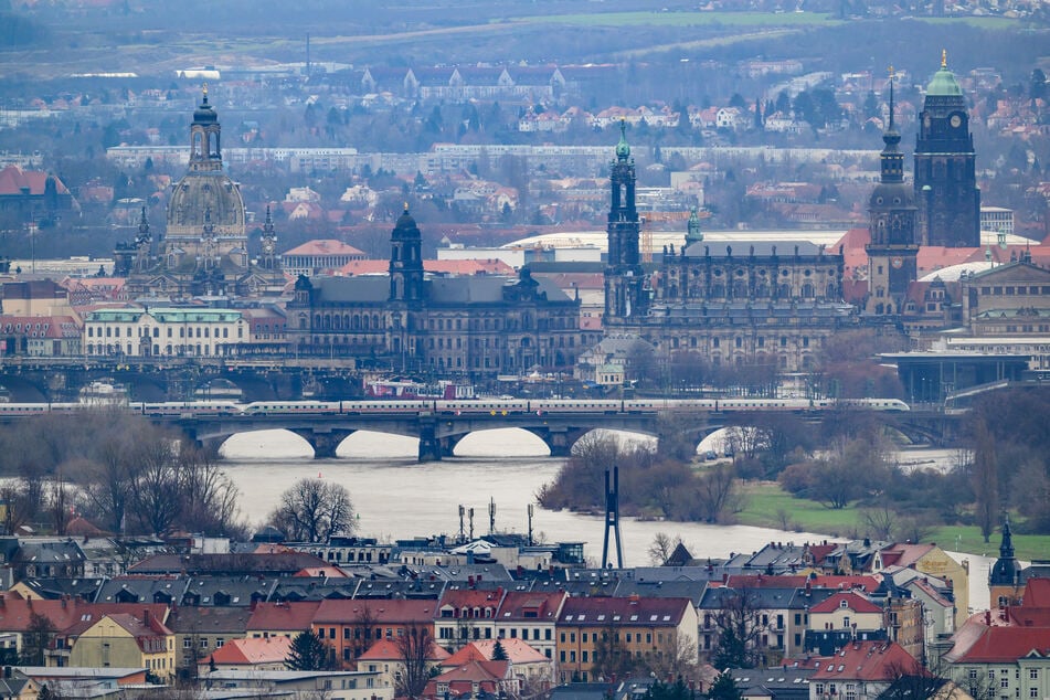 Das Demo-Geschehen wird sich am Donnerstagnachmittag an mehreren Orten in Dresden abspielen - so unter anderem auf der Marienbrücke.