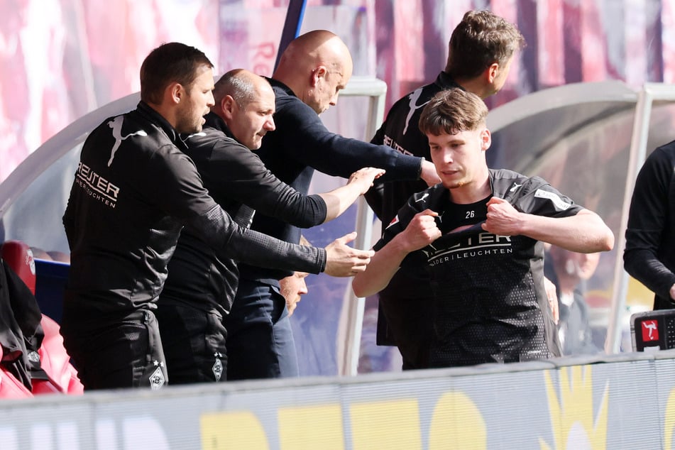 Bitterer Nachmittag für Lukas Ullrich (r.), der in der 33. Minute ausgewechselt wurde.