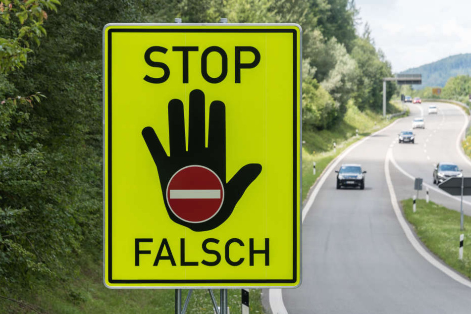 Der Mann fuhr in falscher Fahrtrichtung auf die Autobahn auf. (Symbolbild)