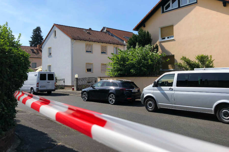 In einem Wohnhaus in Kahl am Main wurden zwei Leichen gefunden.