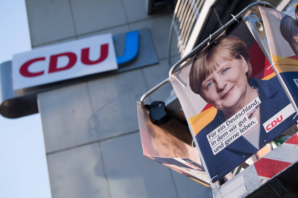 In Mannheim wurden zahlreiche Plakate unzulässig aufgehängt. (Symbolbild)