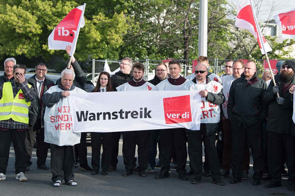 Auch in Dresdner streikten Mitarbeiter der Dresdner Verkehrsservicegesellschaft (DVS), die sonst Busse steuern.