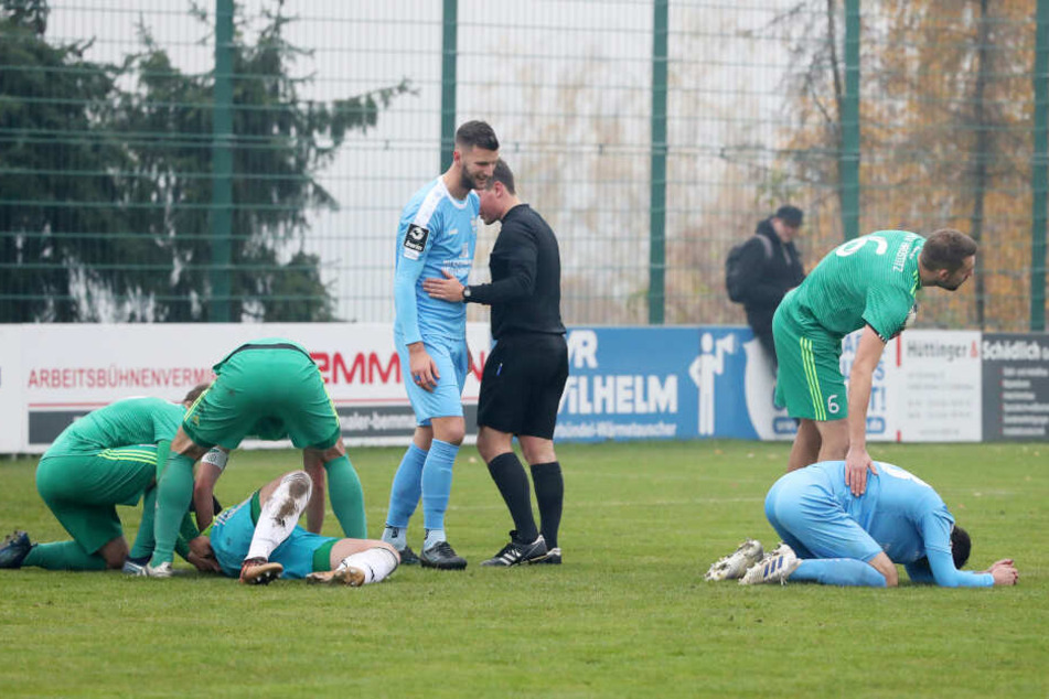 FSV-Torwart Jan Evers musste in der ersten Häfte nach einem Zusammenprall mit CFC-Spieler Thomas Doyle verletzt ausscheiden.