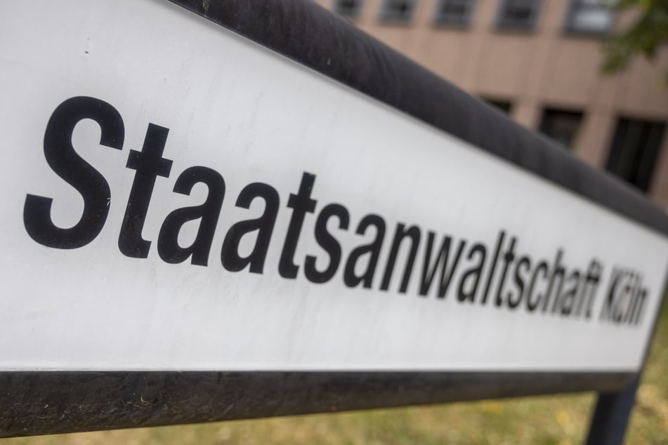 Die Staatsanwaltschaft Köln bestätigte den Einsatz bei der Influencerin. (Symbolbild)