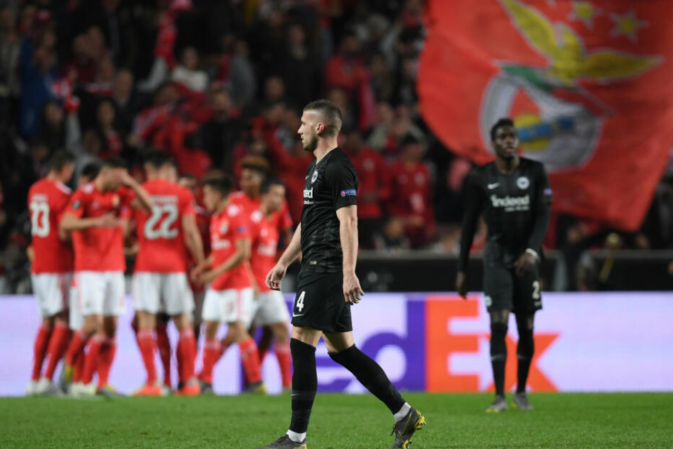 Frankfurts Ante Rebic (Bildmitte) war nach dem Europa League-Hinspiel sichtlich bedient.