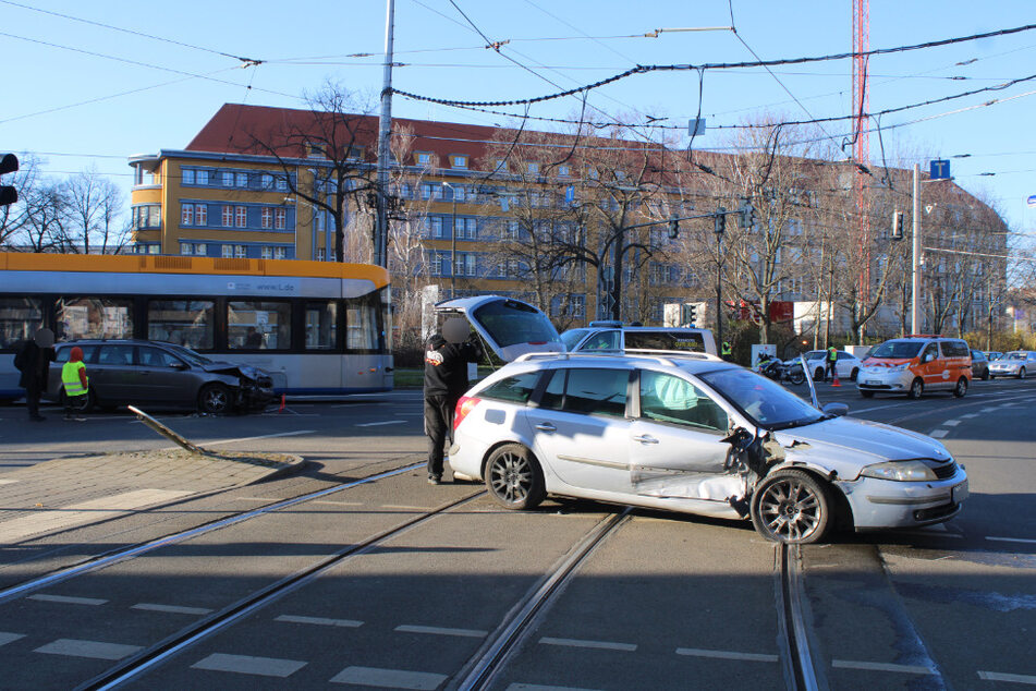 Auf dem Dittrichring kam es am Freitagnachmittag zum Crash zwischen zwei Autos.