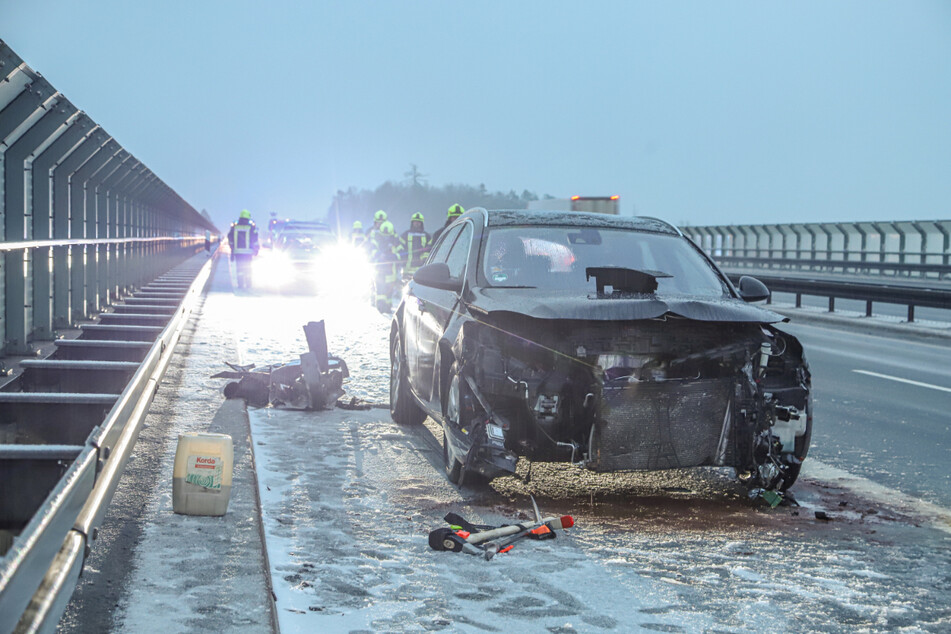 Schnee und Glatteis im Vogtland: Heftiger Crash auf A72
