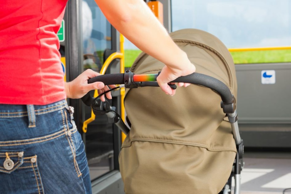Der am Zusammenstoß beteiligte Radfahrer flüchtete. (Symbolbild)