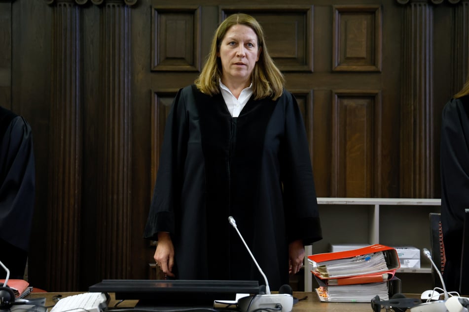 Mehrere Parteien werfen der Vorsitzenden Richterin Isabel Hildebrandt Befangenheit vor.