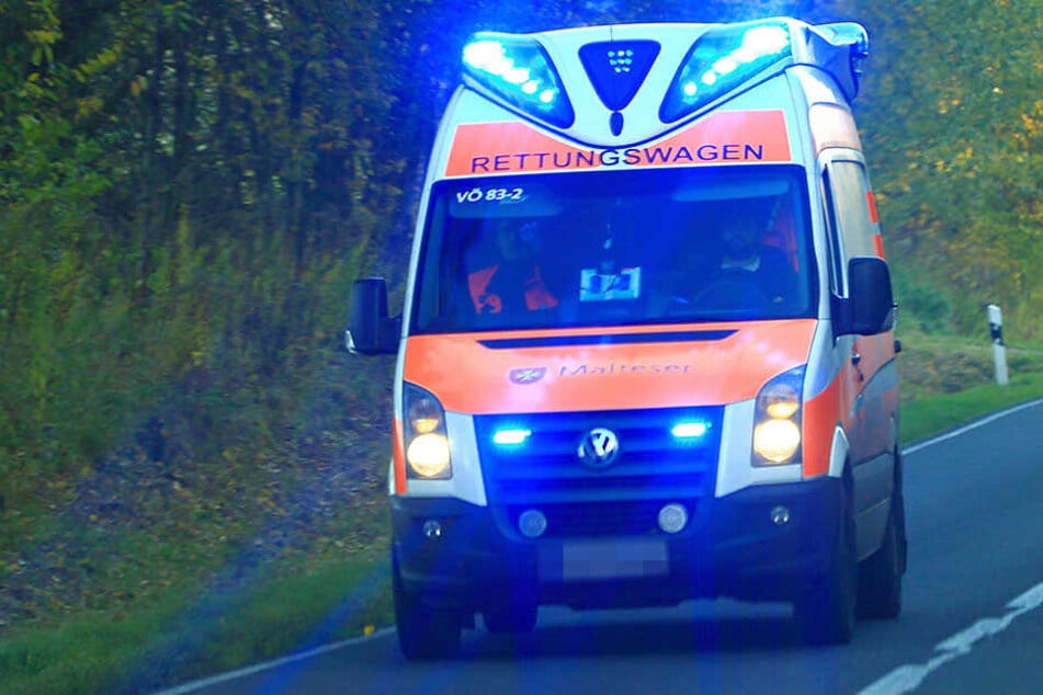 Das Opfer kam schwer verletzt ins Krankenhaus. (Symbolbild)