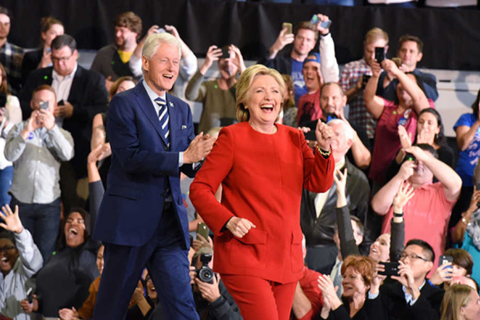 Die frühere Außenministerin und First Lady Hillary Clinton (69) ging als Favoritin in den Wahltag am Dienstag.