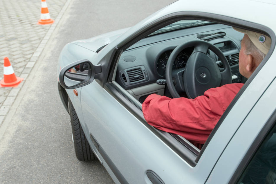 Am Steuer des Audis saß ein 82 Jahre alter Rentner. (Symbolbild)
