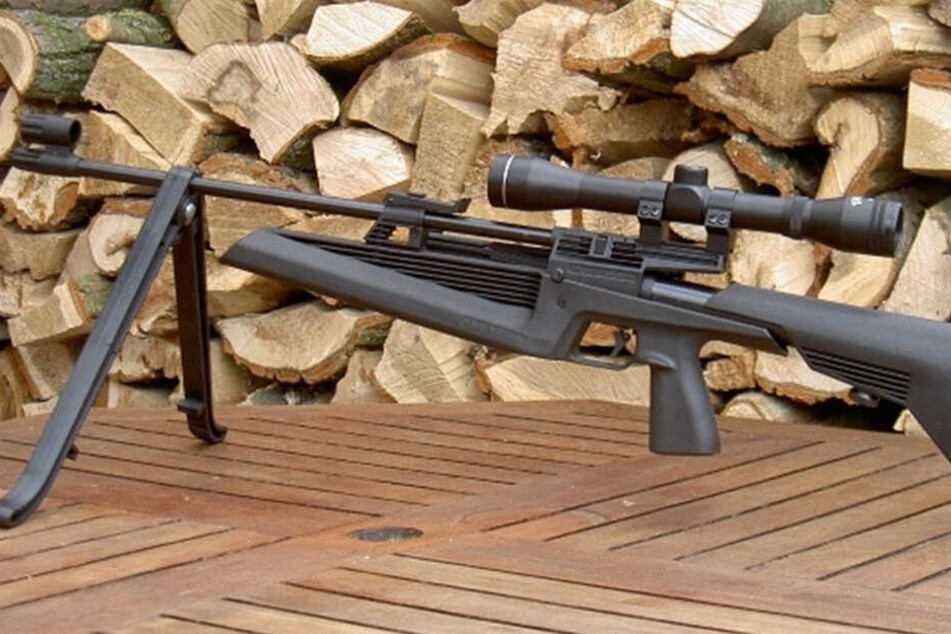 Eine solche "Diana Stormrider" mit Zielfernrohr stahlen die Einbrecher. (Symbolbild)