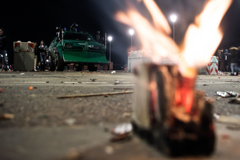 Feuerwerk ab der Kategorie F2 ist im Sicherheitsbereich auf dem Eisernen Steg verboten.