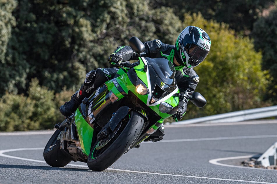 Der Verkehrsrowdy raste mit einer Kawasaki Ninja durch Hanau. (Symbolfoto)