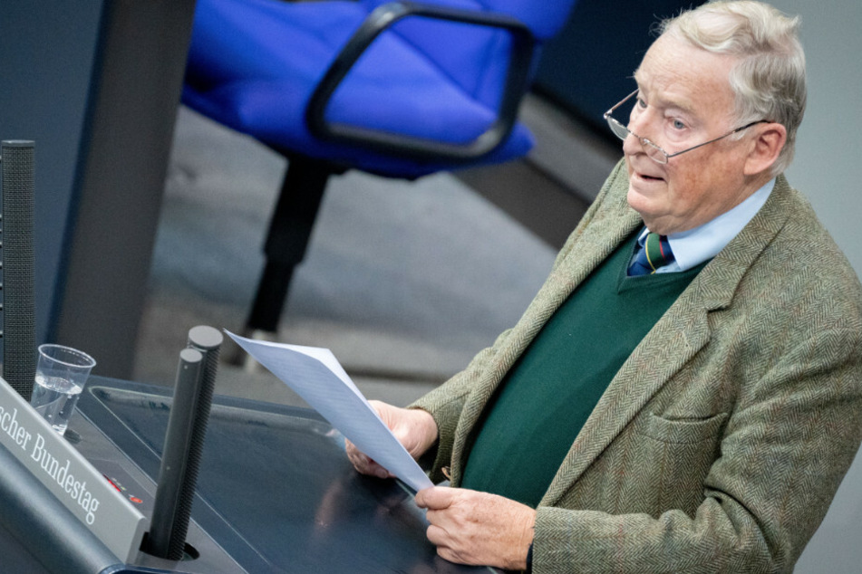 Alexander Gauland, Fraktionsvorsitzender der AfD, spricht bei der Sitzung des Bundestags. Thema ist die aktuelle Stunde - Bedrängung von Abgeordneten verurteilen.
