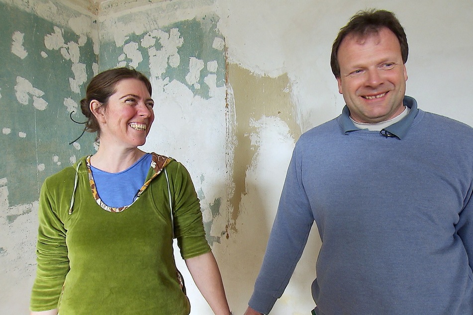 Nach vielem Hin und Her sind Maya (39, aus Portugal) und Rinderzüchter Andy (44) aus Schleswig-Holstein glücklich liiert und renovieren bereits gemeinsam Andys Hof.