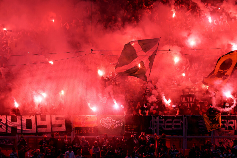 In der Saison 2022/23 zündelten die Celtic-Fans auch bei ihrem Gastauftritt in Leipzig. (Archivfoto)