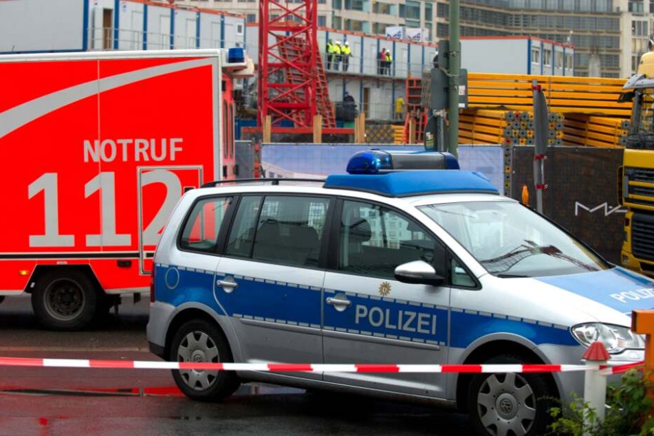 Auf einer Baustelle kam es zu dem schweren Unfall. (Symbolbild)