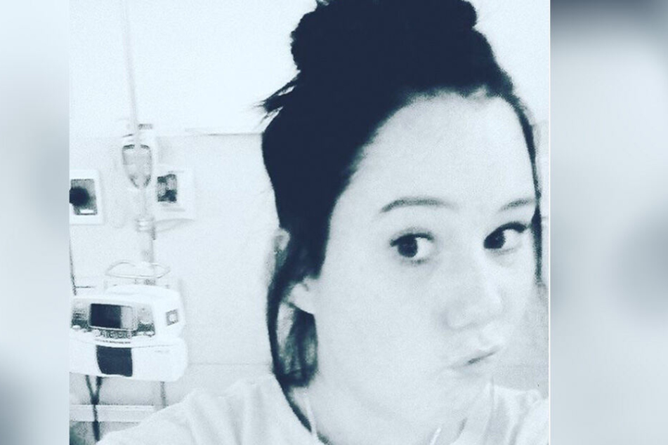 Celina Shead (19) stach 20 Mal auf ihre Katze ein und warf sie dann vom Balkon.