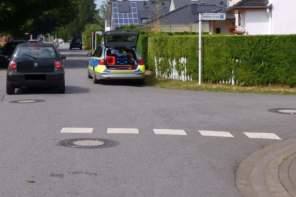 Die Schülerin lag auf der Straße, als die Autofahrerin abbog.
