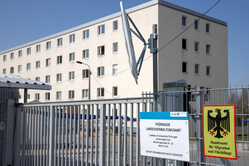 Randale in Suhler Flüchtlingsheim: Mann will Wachschutz angreifen, dann randalieren andere Bewohner