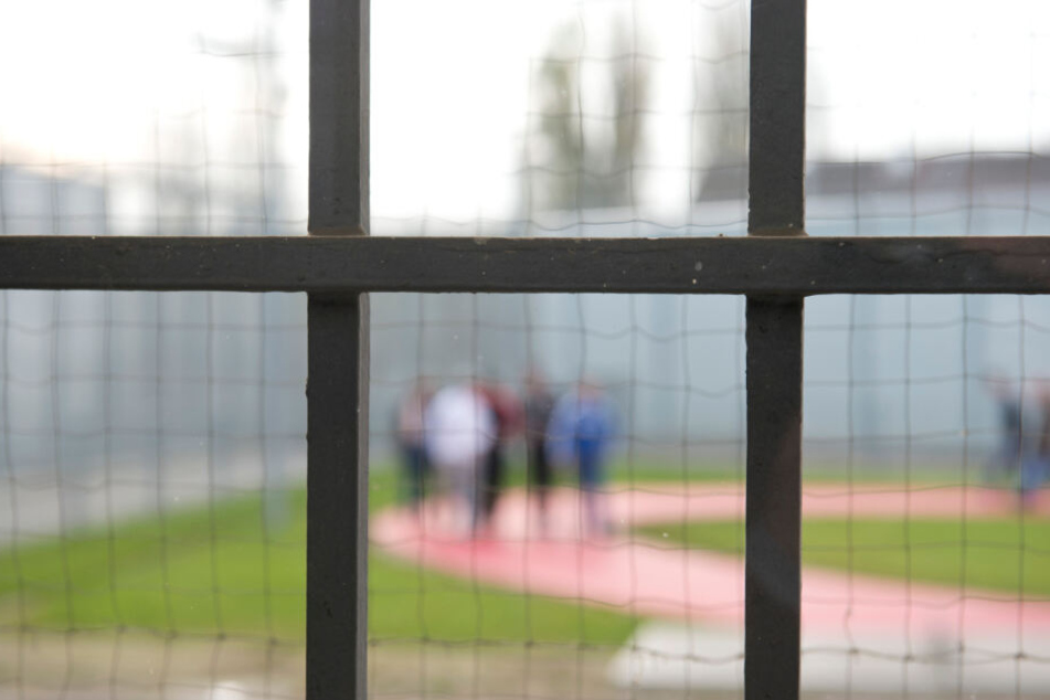 Wegen seines Kommentars muss der Familienvater nun sechs Monate ins Gefängnis. (Symbolbild)