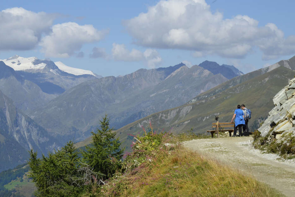 Eine 28-Jährige ist beim Wandern in Tirol tödlich verunglückt (Symbolbild).