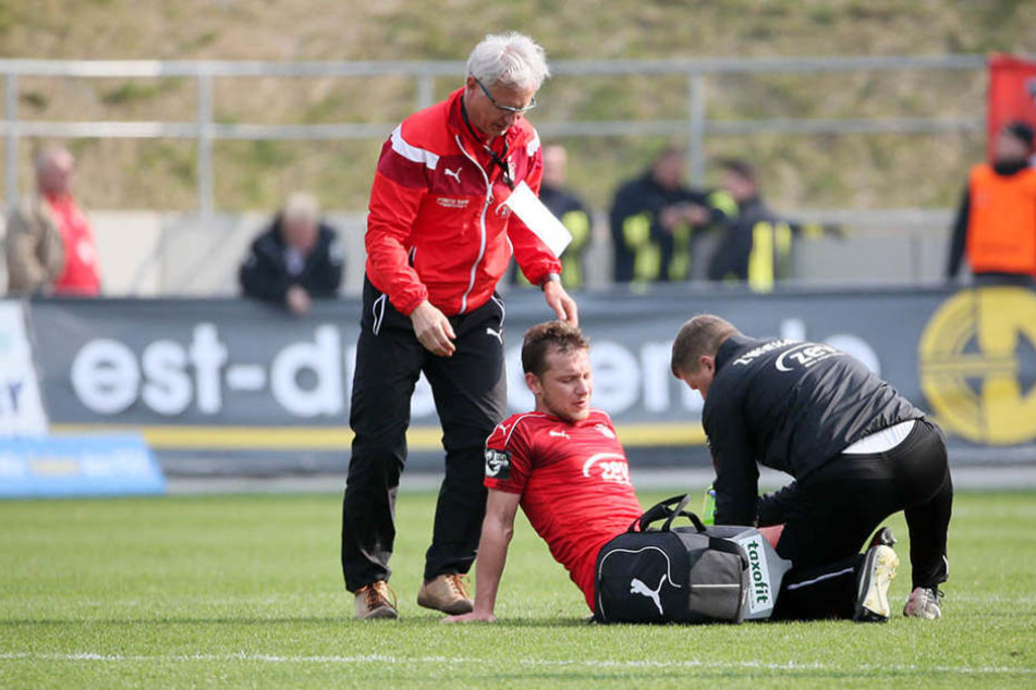 Ein Roulette Spieler Setzt Seinen Einsatz Von 10 Ein Roulette Spieler Setzt Seinen Einsatz Von 10