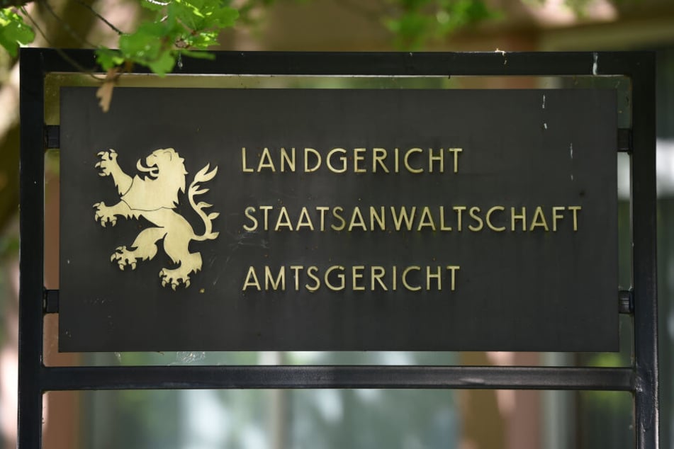 Der Prozess findet am Landgericht in Marburg statt.