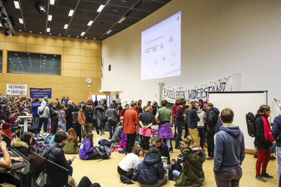 Zahlreiche Studenten protestierten im Audimax.