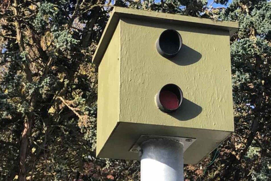 Die Polizeibeamten leiteten wegen des Blitzers ein Verfahren wegen Amtsanmaßung ein.
