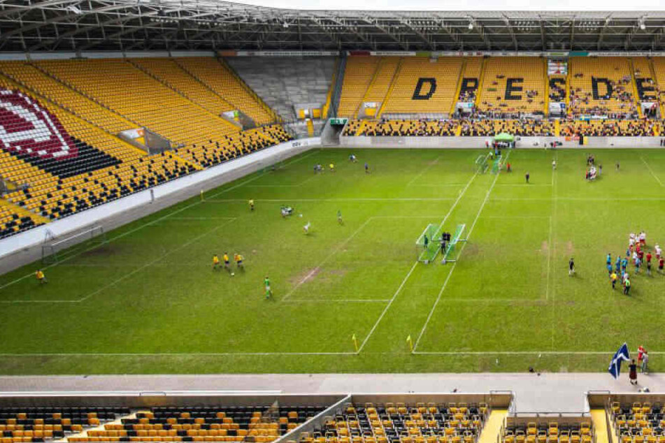 Gespielt wird zur "SZ-Fan-WM“ auf sechs Kleinfeldern. Die werden direkt im DDV Stadion sowie auf dem dahinter liegenden Kunstrasen eingerichtet.