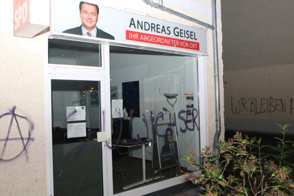 Auf das Bürgerbüro von Andreas Geisel ist ein Anschlag verübt worden.