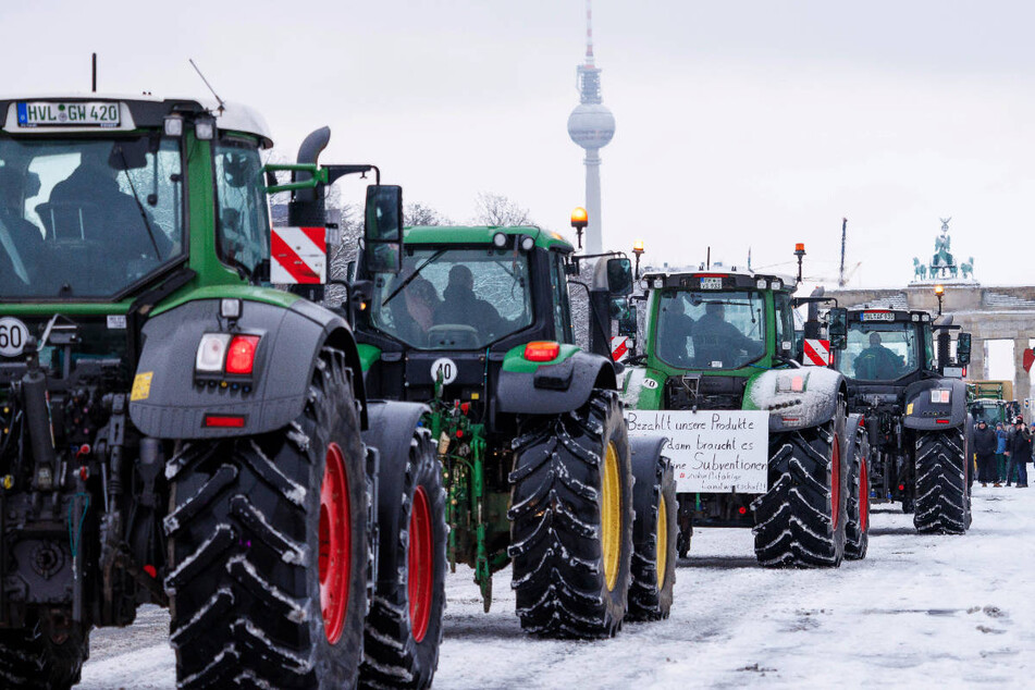 Nächster Traktorkorso rollt auf Berlin zu: Demo vor Parteizentralen