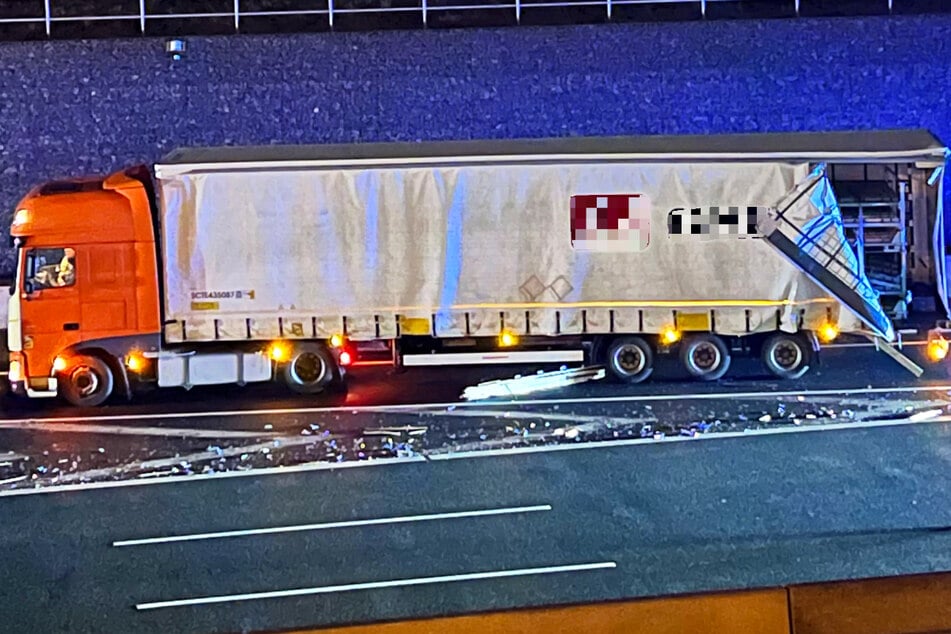 Ein mit Bierflaschen beladener Lastwagen verlor bei Würzburg einen Teil seiner Ladung auf der A3.